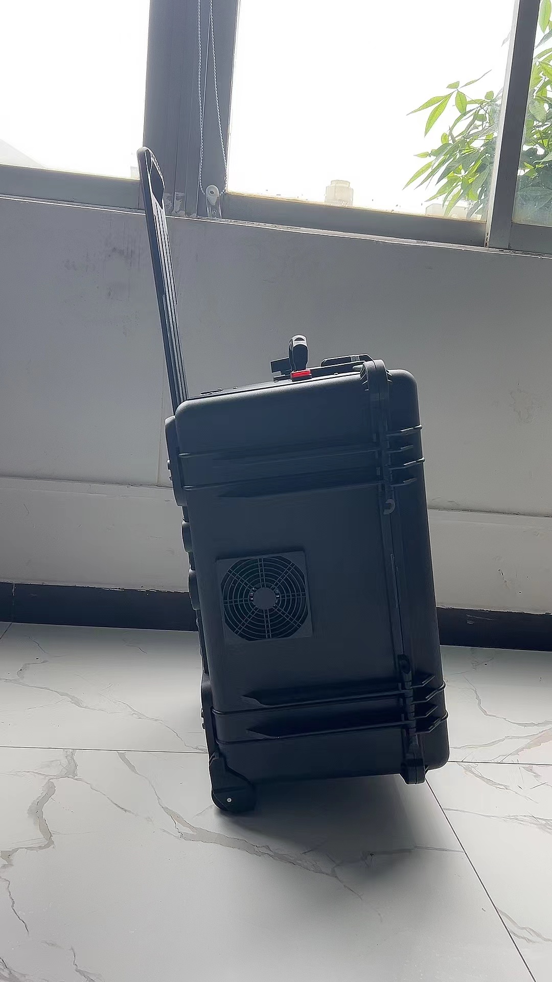 界首手拉箱型移动通信干扰器